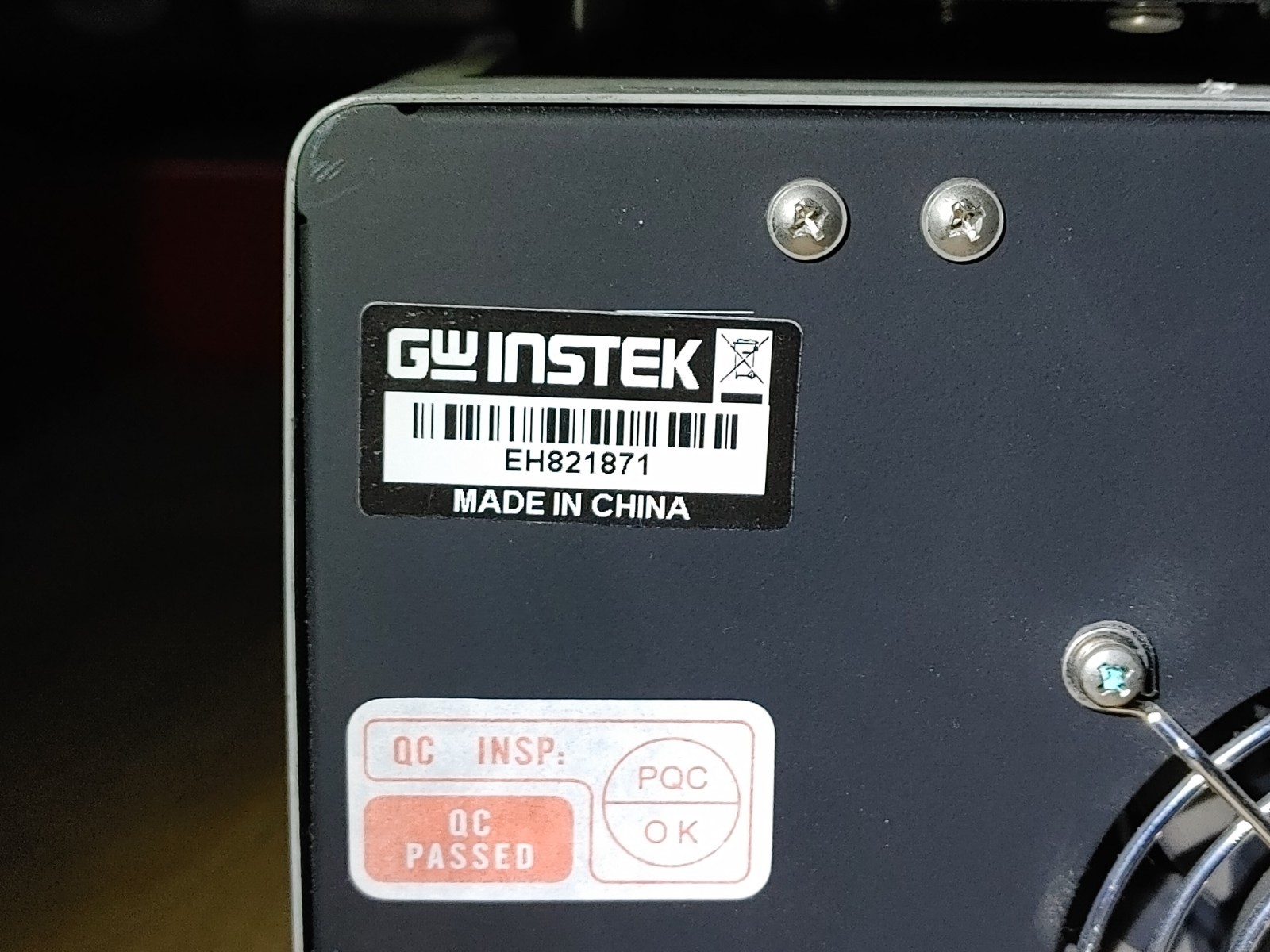 GW INSTEK GPC-3030D Dual Tracking with 5V Fixed Laboratory DC Power Supply