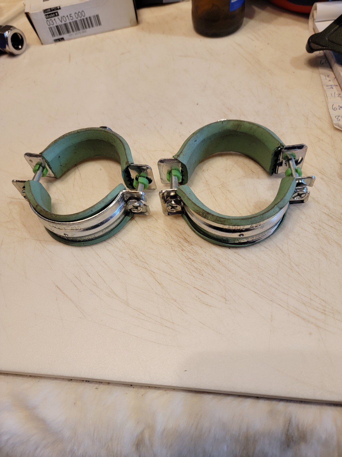 2PK NVENT Caddy 430 Superfix Cushioned Pipe Clamp – Size 2 In CPVC 60MM