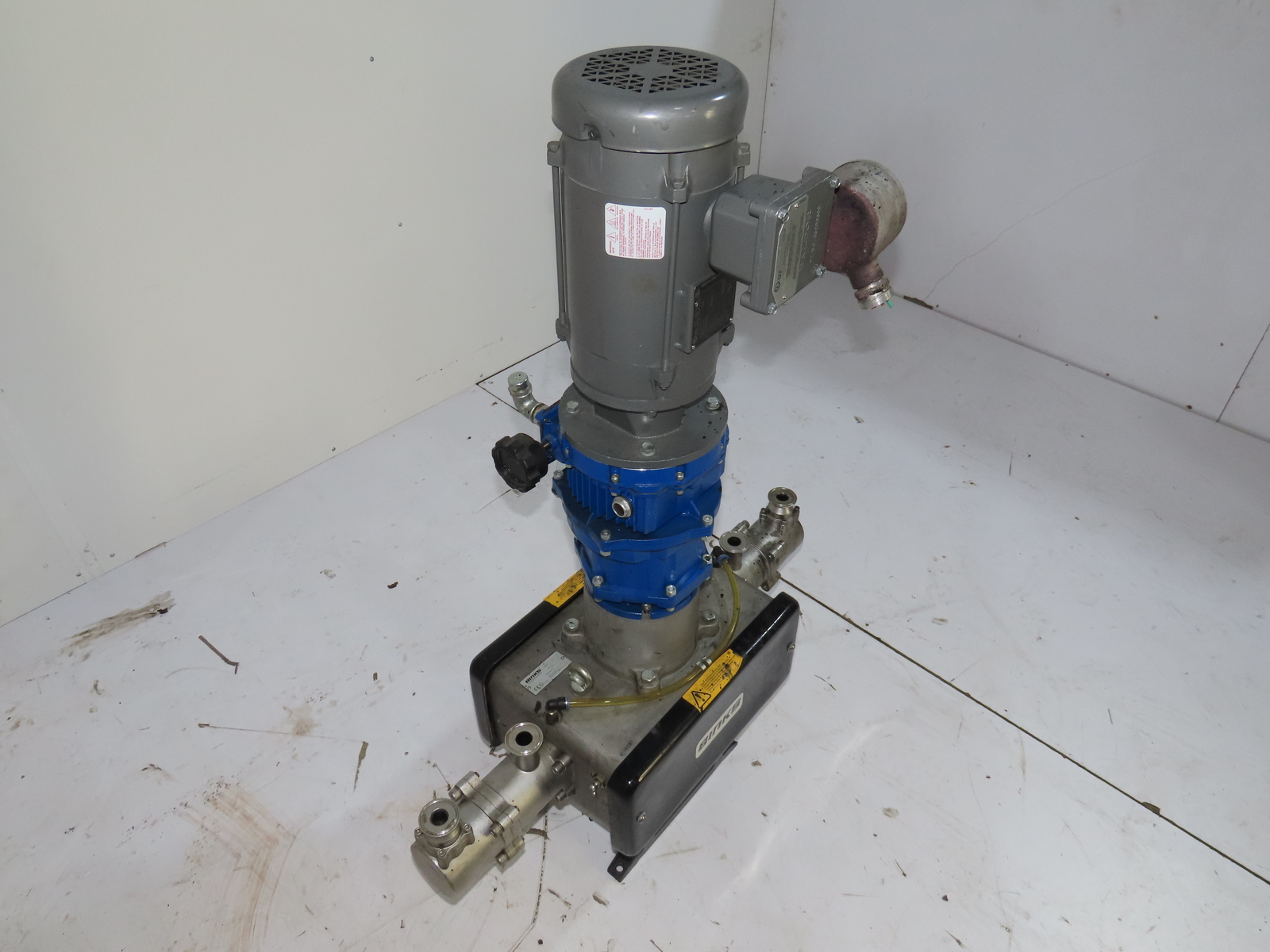 Binks 104018-PKG E2-15 Smart Pump 1HP 3Ph 1″ Ports