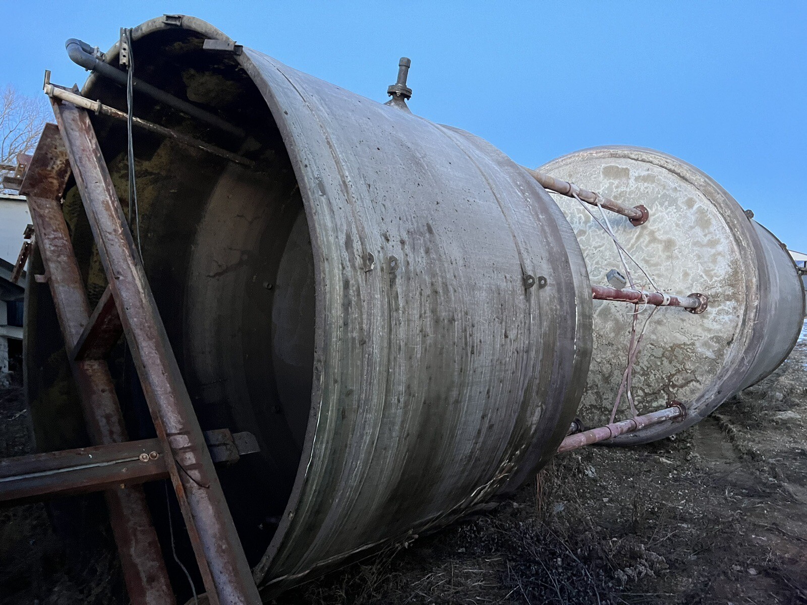 3500 Gallon Fiberglass Cone Bottom Vertical Storage Tank, Overall 14’6″ H x 7′ W