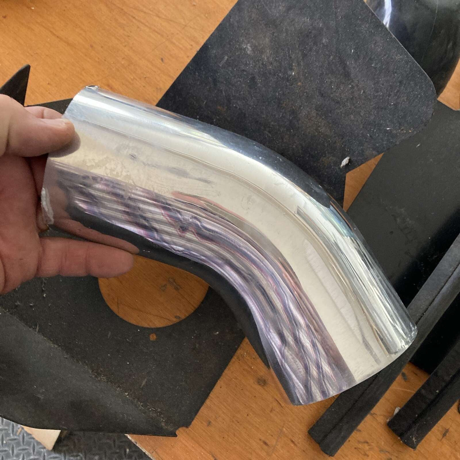 CHEVROLET/GMC AIR INTAKE This Not Complete The Filter Is Missing May Need Parts