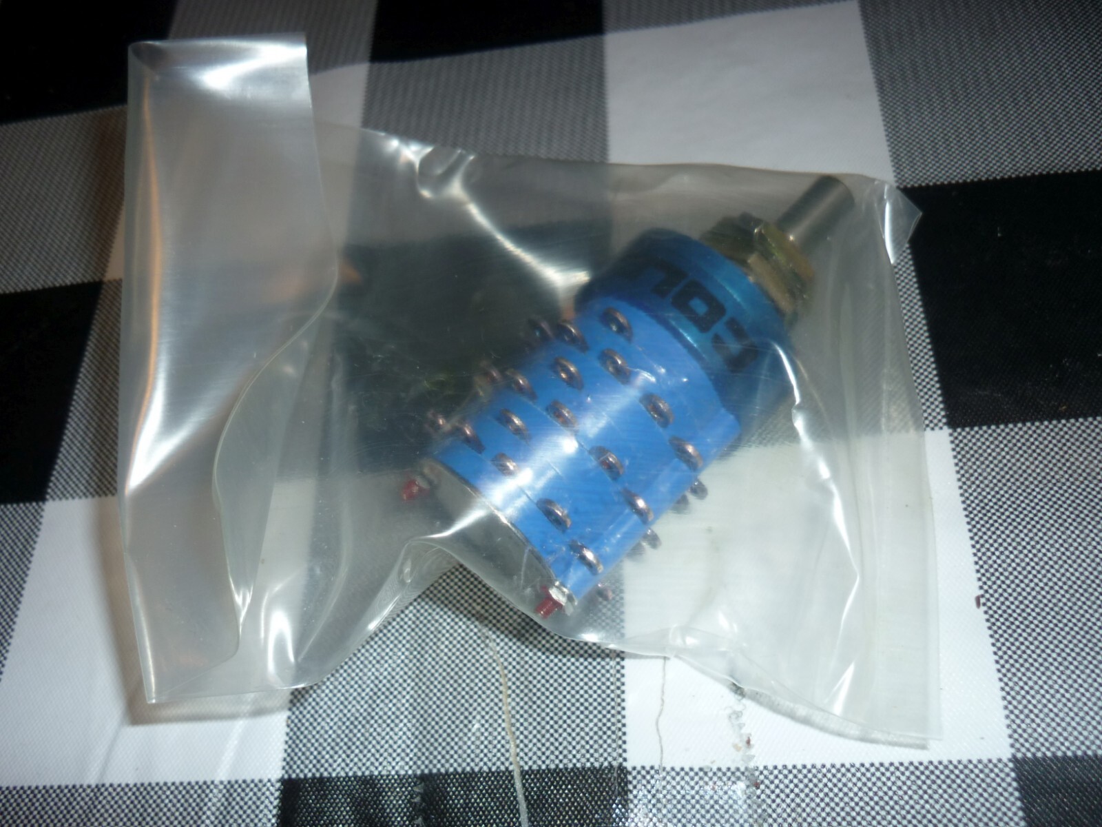 COLE M3786/4-00585 Switch Rotary SP12T 12 Flatted Shaft Solder Lug 1A 115VAC/DC