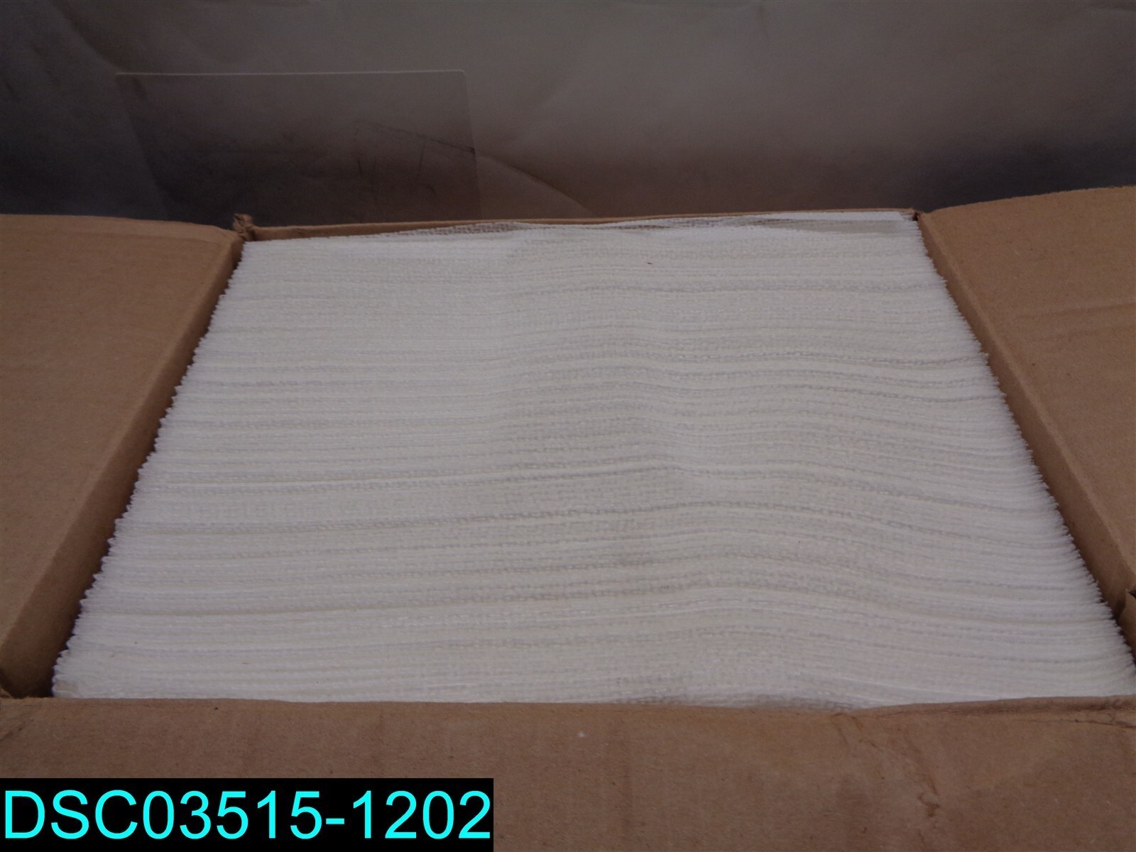 QTY=150: 8252 Chix 13″ x 21″ White Medium-Duty Microban Foodservice Towel