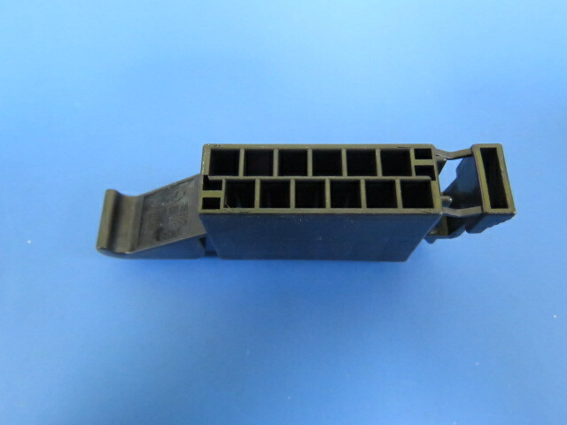 FCI 6021 0601 Qty of 5 per Lot Black Ford Connector; see also 92 vb 14 489 aa