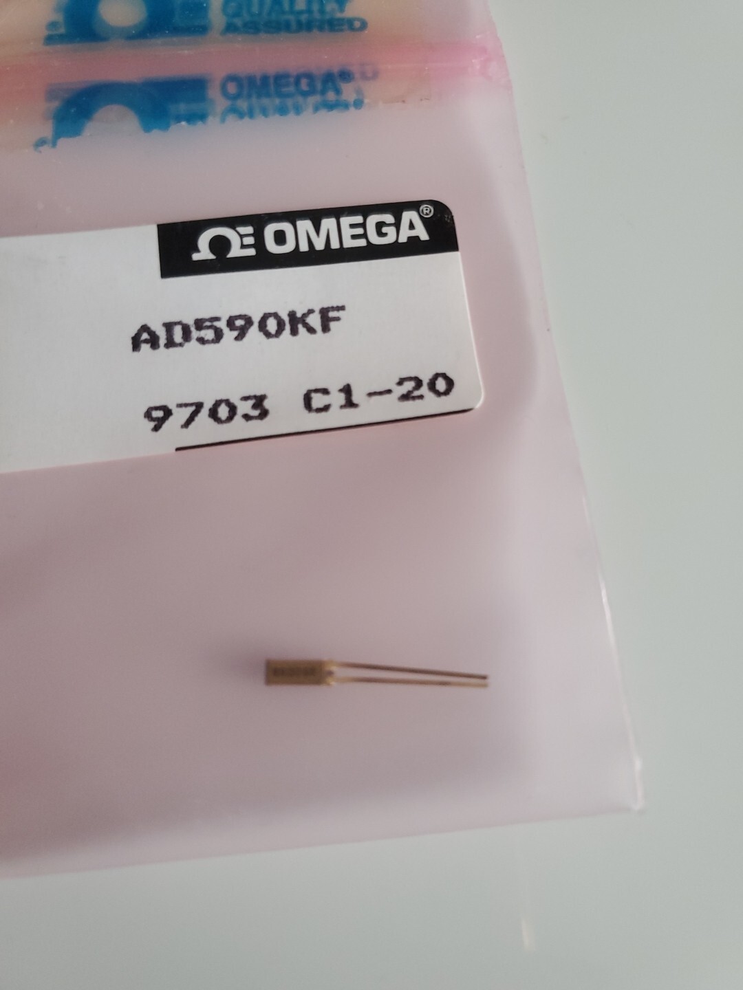 Omega AD590KF SENSOR ANALOG 9703 C1-20 Flatpack, 2 Pins