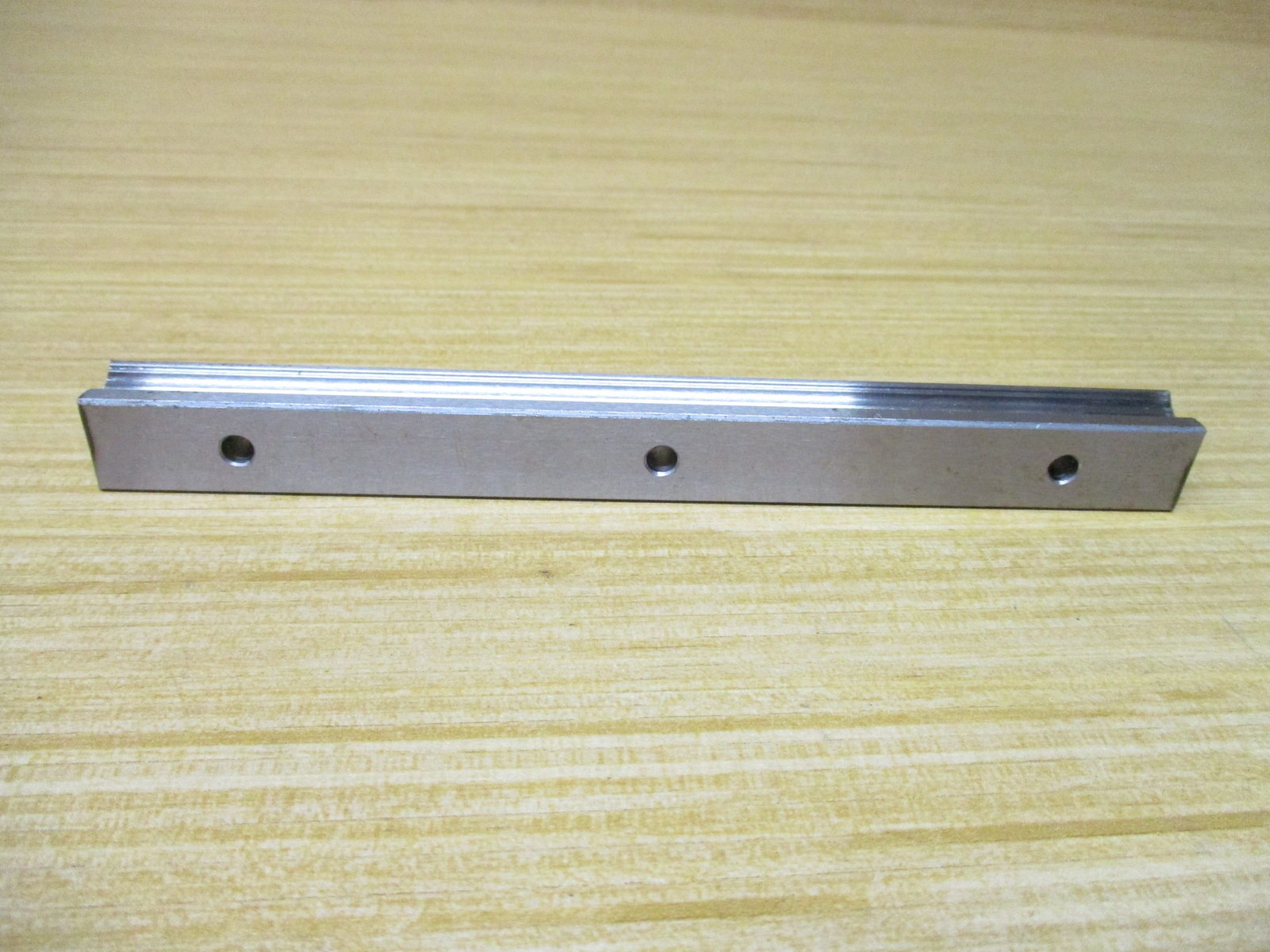 Hiwin HGR-15-R0160-C Linear Guide Rail HGR15R0160C