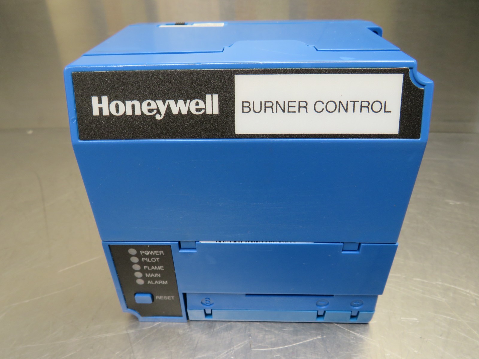 Honeywell RM7895C1012 Controller W/ Ultraviolet Flame Amplifier