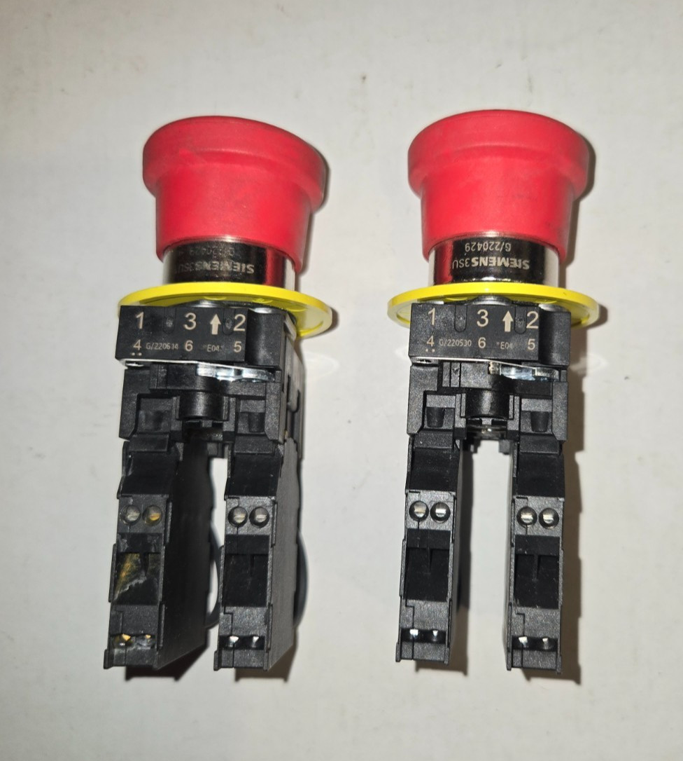 Siemens 3SU1 G/220429 Emergency Push Button Switch w/ 3SU1400-1AA10-3HA0