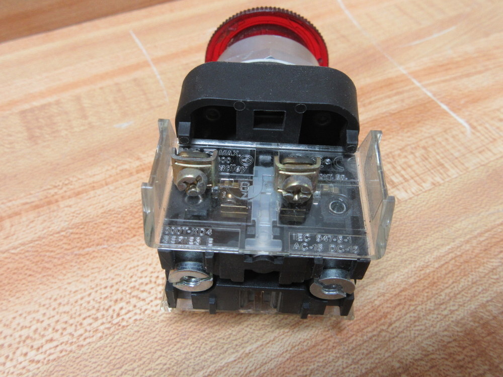 Allen Bradley 800T-FXTQ24RA5 Push Button W/800T-XD4, Blank