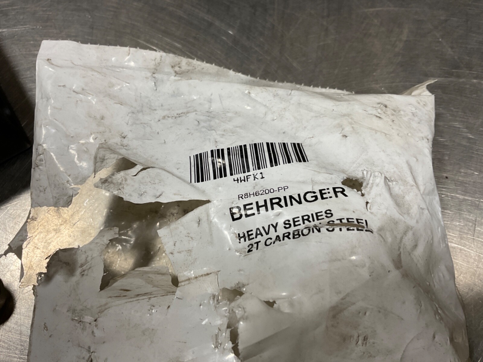 BEHRINGER PIPE SYSTEMS Vibration Beta Clamp R8H6200-PP NEW MISSING BOLT