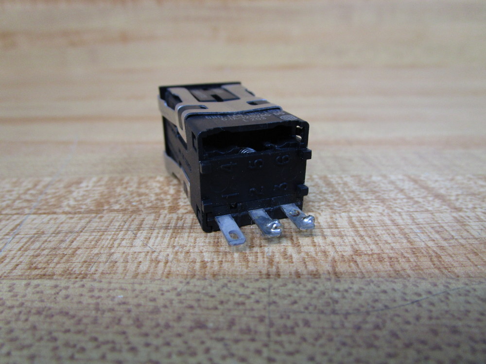 Micro Switch 259A9823P103 Honeywell Lock Switch W/Key (Pack of 2)