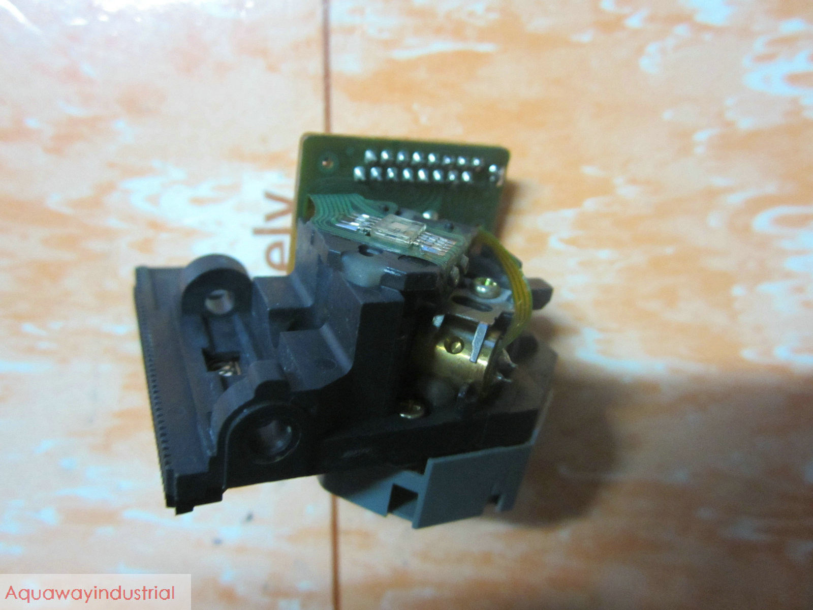 1pcs New Laser Lens Optical Pickup KSS-213Q KSS 213Q For Car CD DVD Player