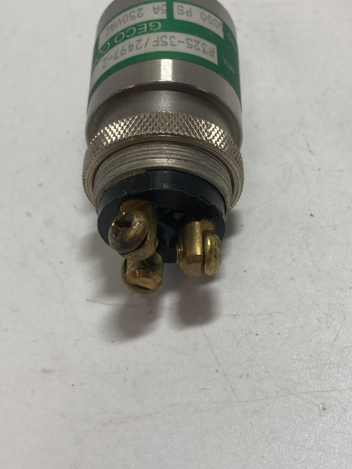 GECO CORP. P325-35F/2497-2 PRESSURE SWITCH 1/8IN 3000psi 250VAC NNB