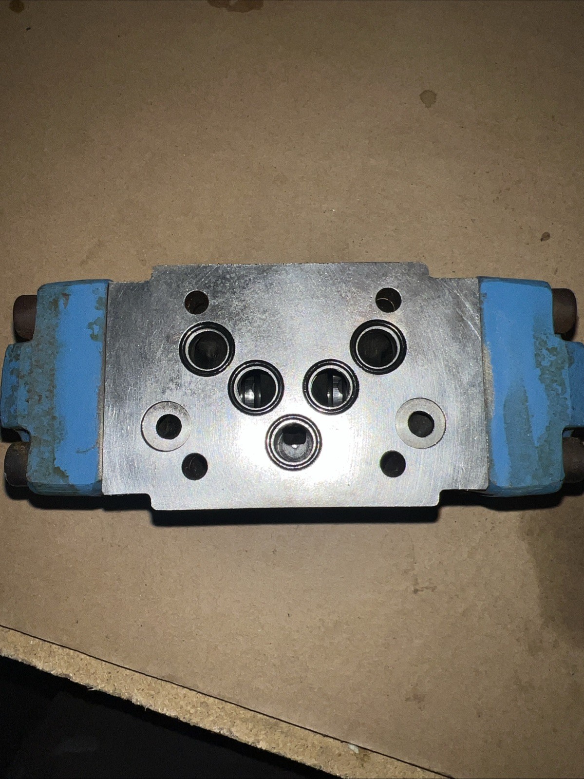 REXROTH 4WEH10D44/6EW11ON9ETZ55L/B10 New Old Stock