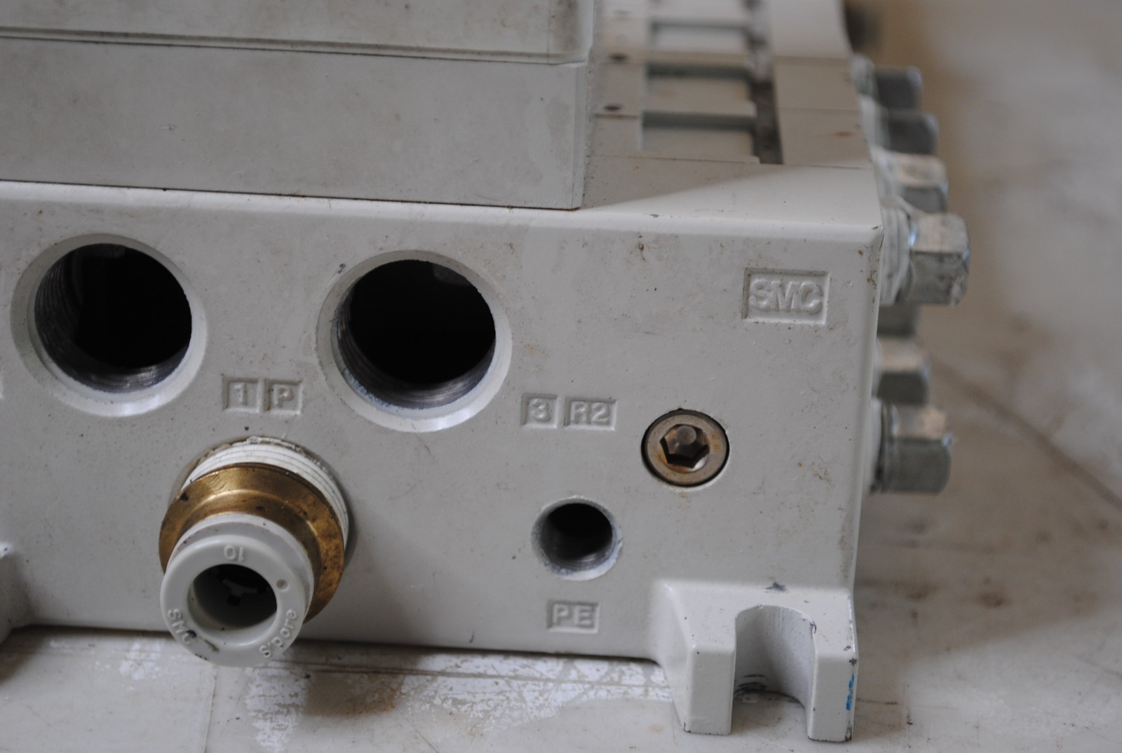 SMC Plug-In Manifold Used Working Condition Free Shipping