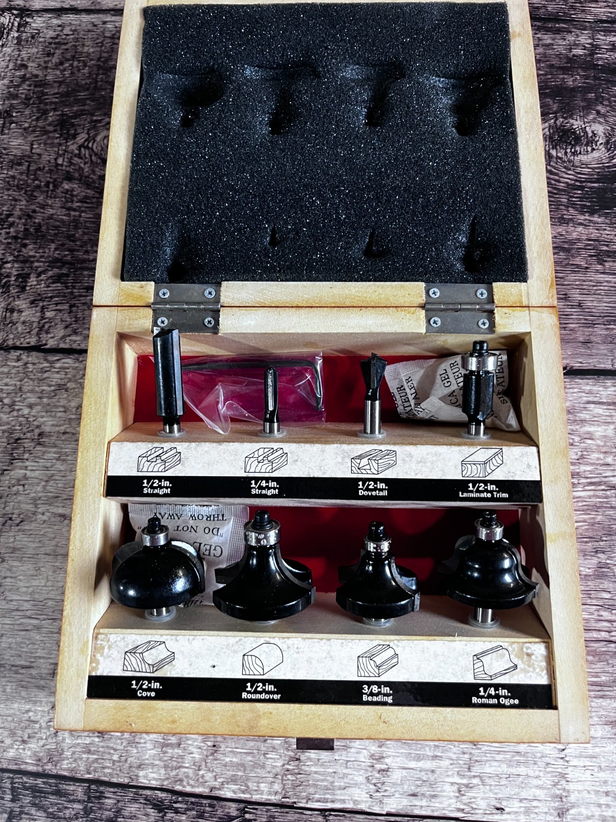 CRAFTSMAN 8 PIECE CARBIDE TIPPED ROUTER BIT SET W/ WOODEN BOX & ALLEN WRENCH