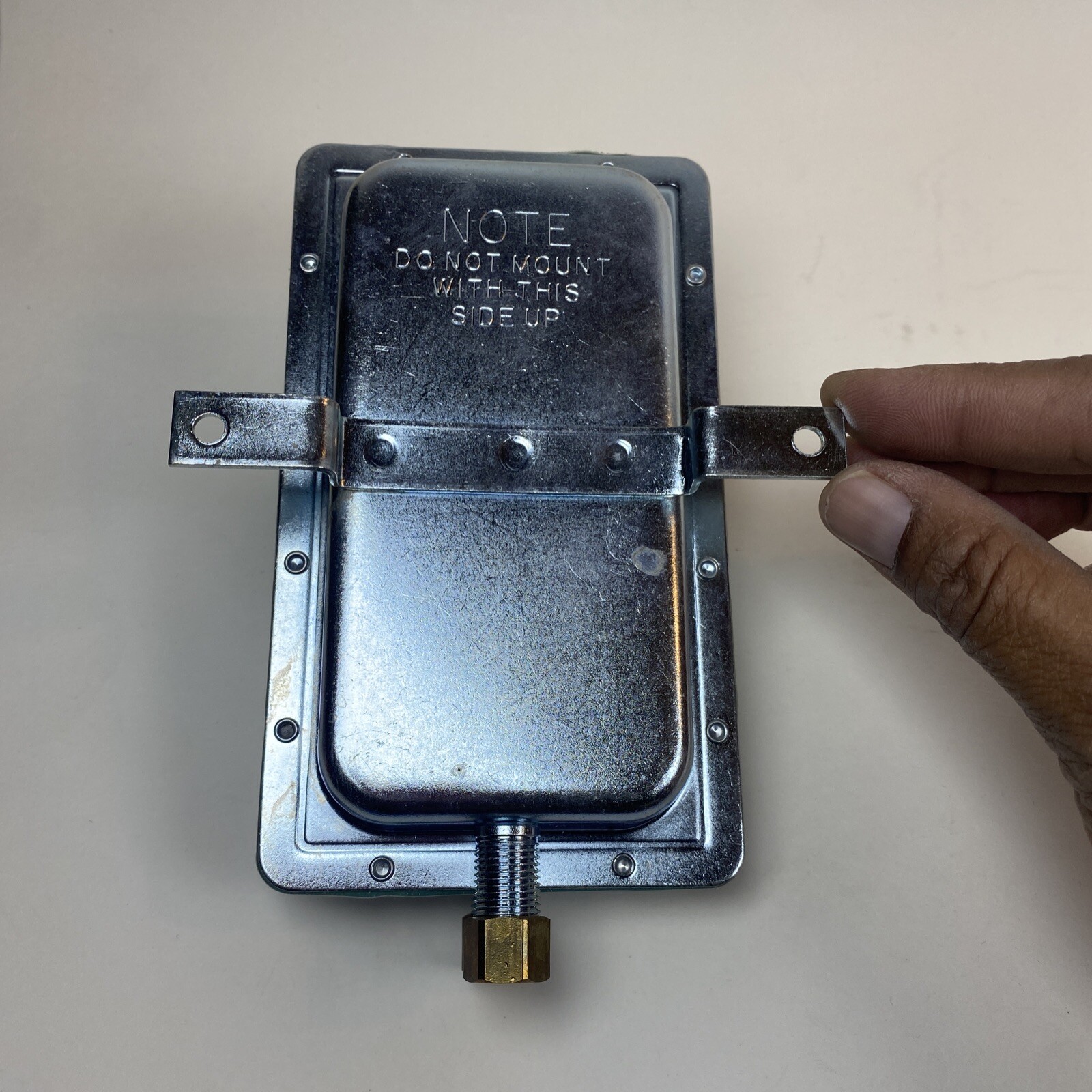 Lochinvar PRS2436 SWITCH, LOW AIR, F9, 1002 – NAT – F9 New Old Stock