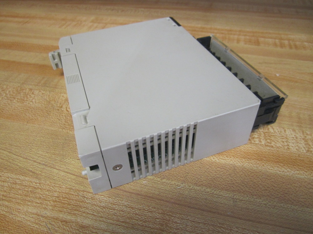 Omron C200H-0C225 Output Module C200H0C225