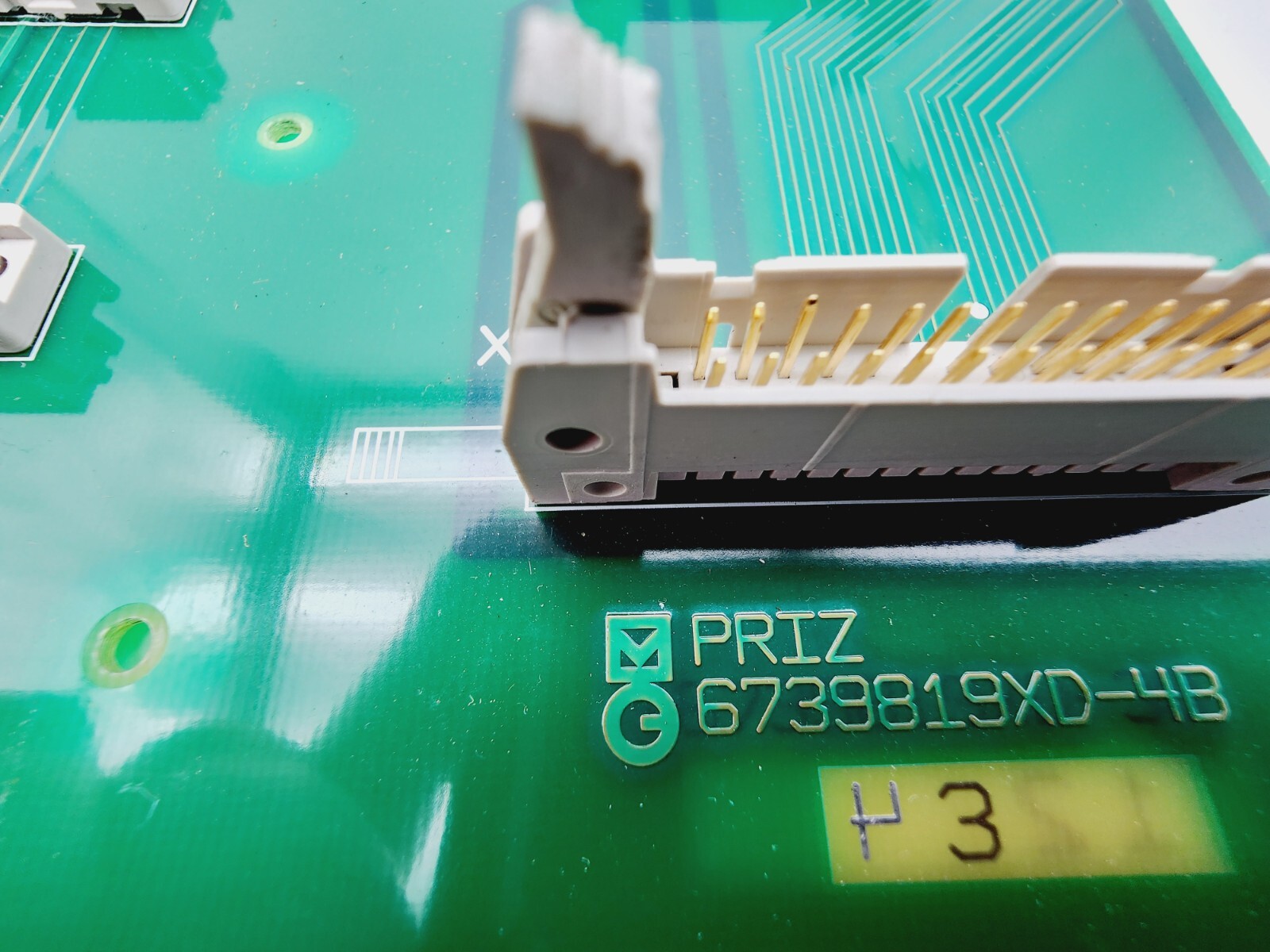 MGE UPS Systems 6739820-B 6739819XD-4B Circuit Board Priz PLC Rack MISSING CLIP