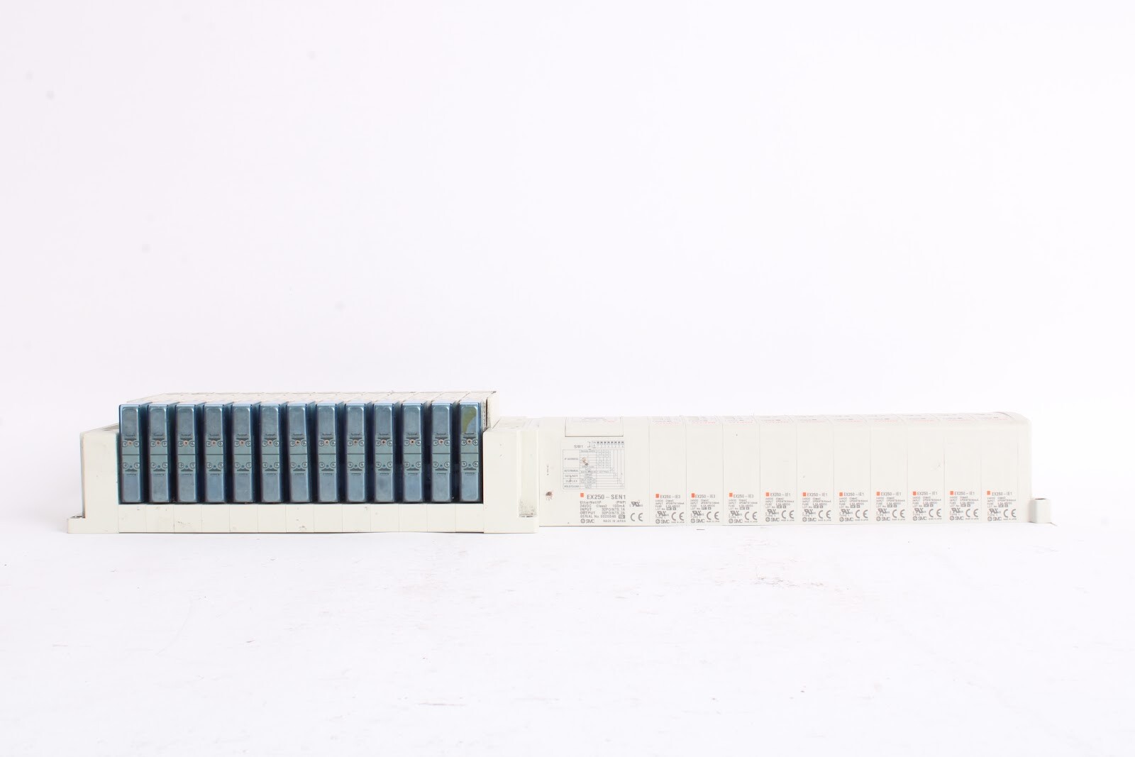 SMC EX250-SEN1 + 3x EX250-IE3 + 7x EX250-IE1 + 13x SY5300-5NZ1