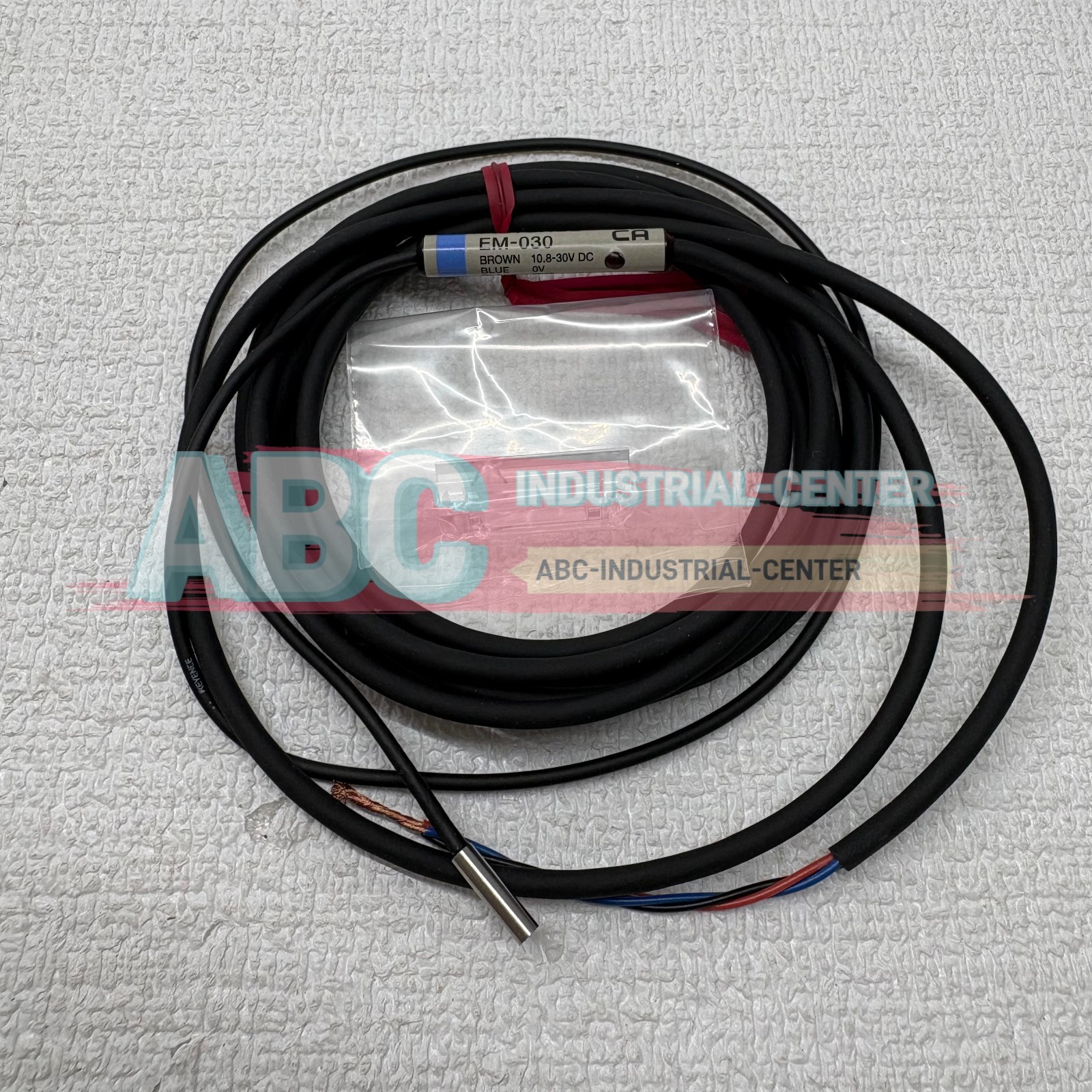 1PCS New Keyence EM-030 proximity transducer#