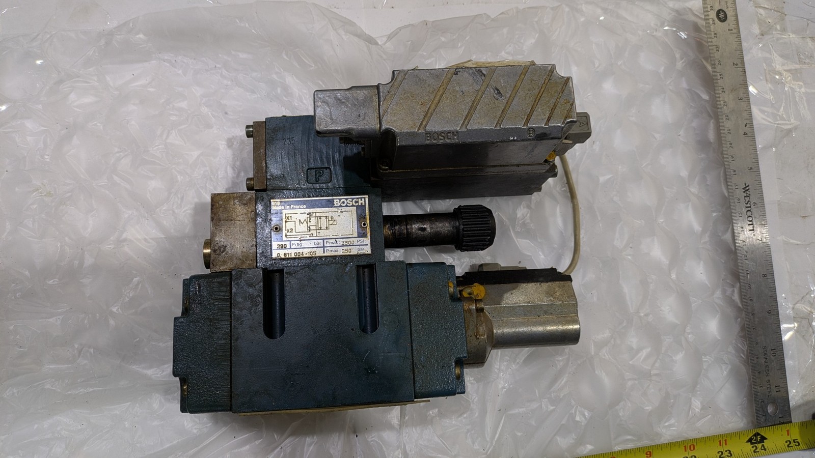 BOSCH 811 004 .105 0 811 404 629 ENQ15 31 3500 psi hydraulic valve