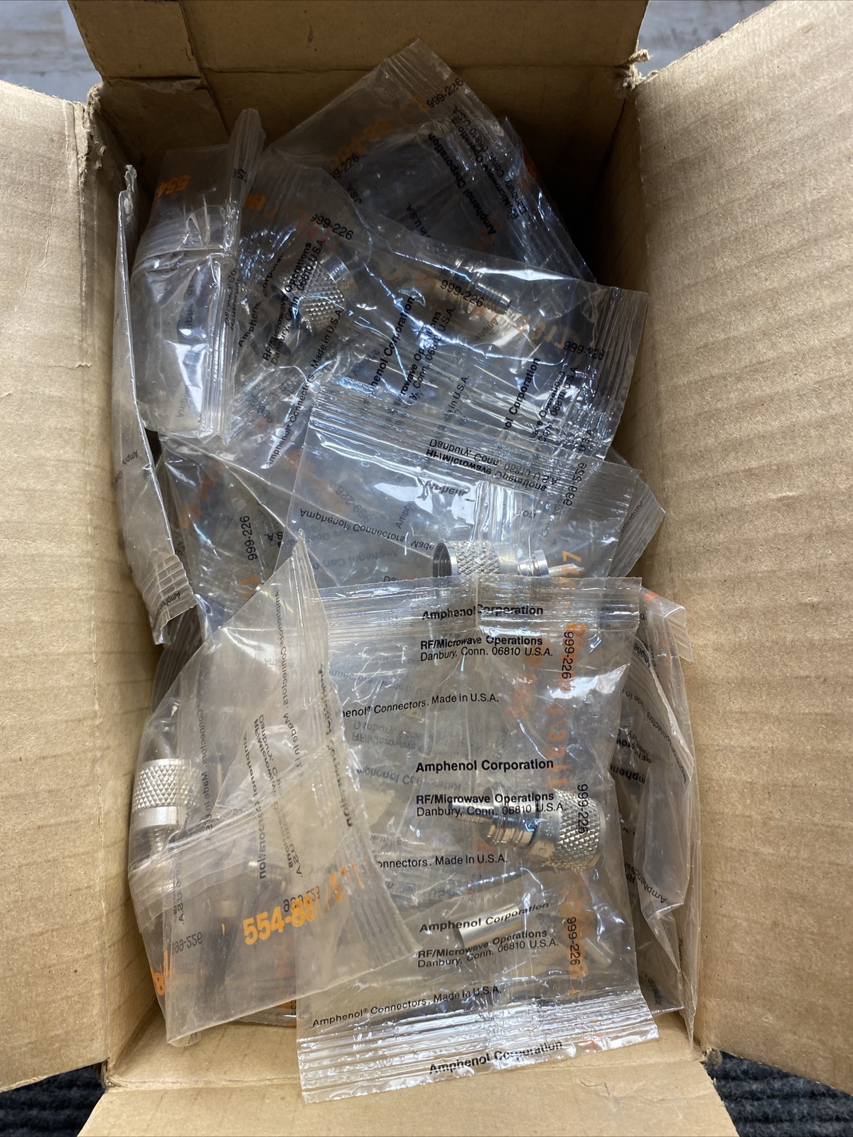New Lot of 80 Amphenol 554-881/3317 BNC Plug and Jacks FCP Termination 500V