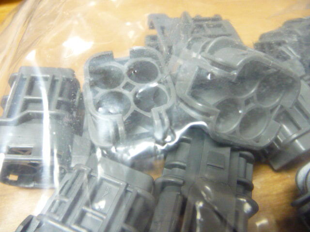 YAZAKI 7123-6244-40 Qty of 52 per Lot YAZAKI 7123-6244-40