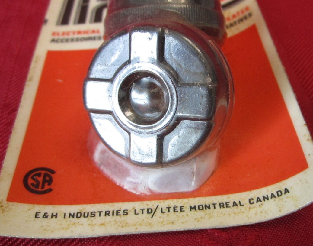 NOS GEM Bakelite Tri-Tap w/Prongs Electrical Plug Rubber Connector Cord Clamp