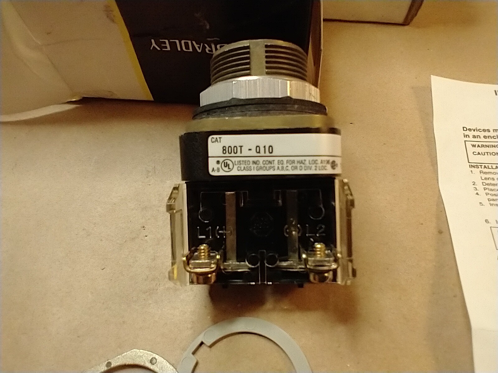 Allen Bradley 800T-Q10 NEMA 4 13 Pilot Light 120V 30mm incandescent light