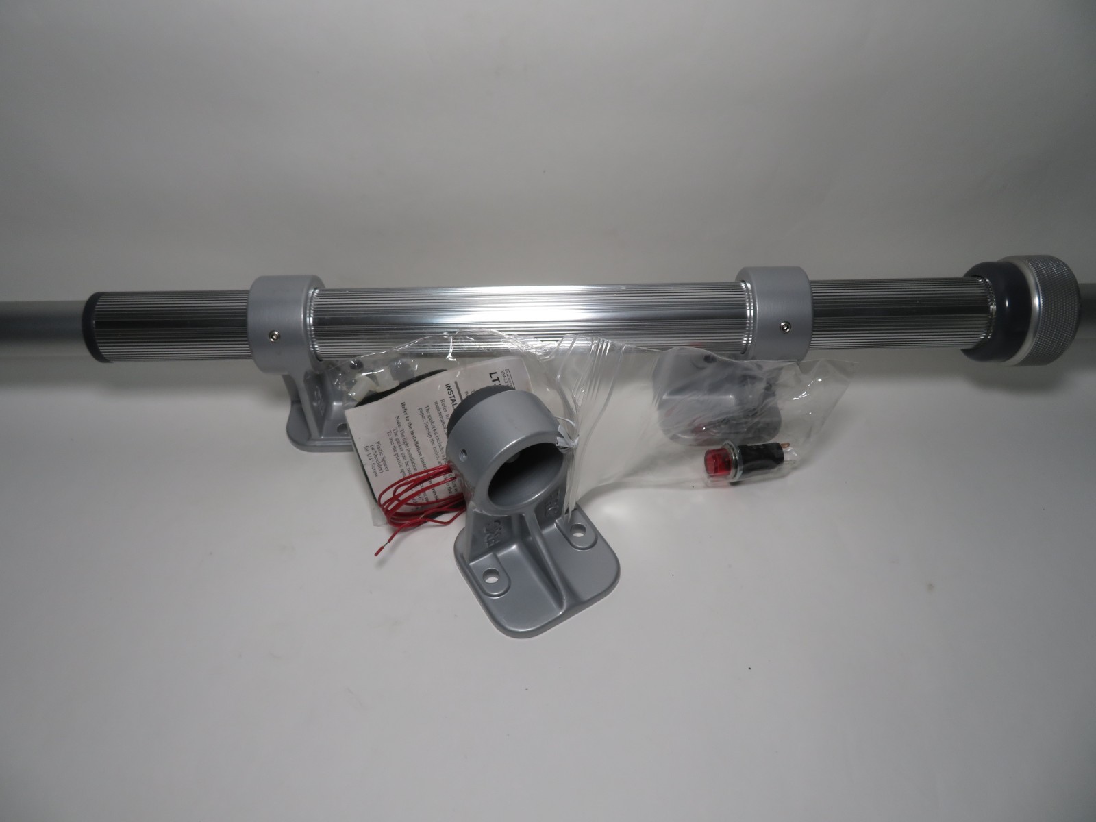 Fire Research Corp (FRC) Model 530-Telescopic Side Mount-Twist Lock Pole (NEW)