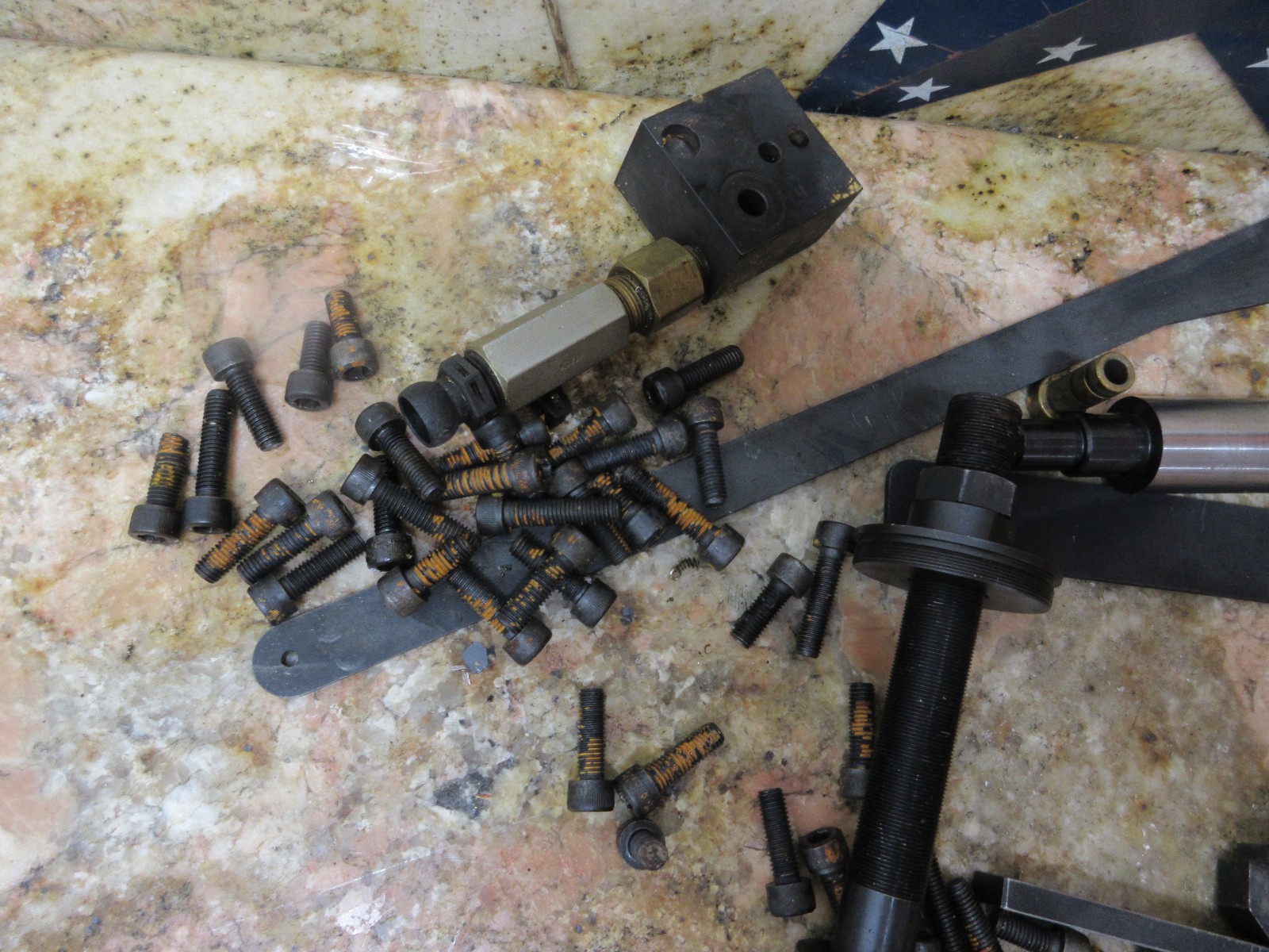1998 HARDINGE COBRA LC-65 CNC LATHE LOT OF TOOLING TOOL HOLDER SCREWS MISC