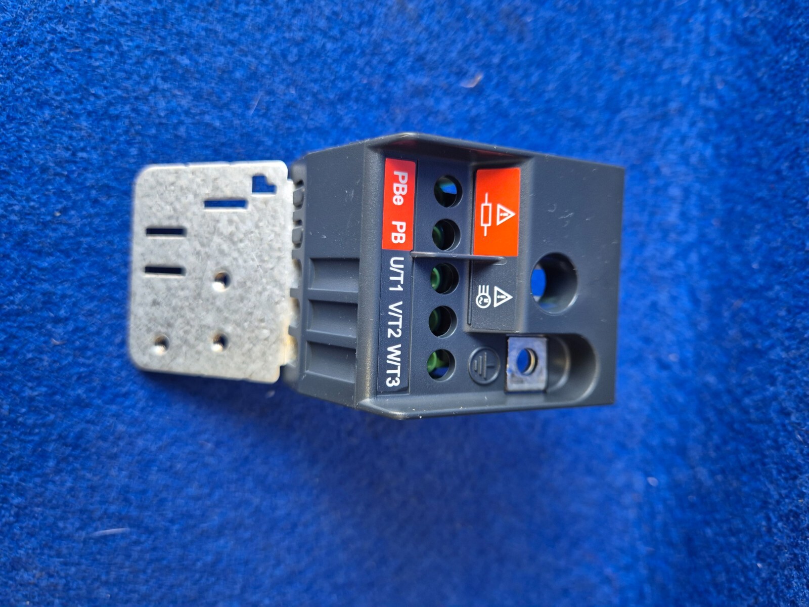 Schneider Electric Motor Pluggable Connector S1A2514702.