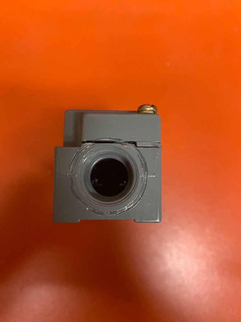 CH Cutler Hammer E51SNL Limit Switch on E51RN Receptacle With E51DF33 Head