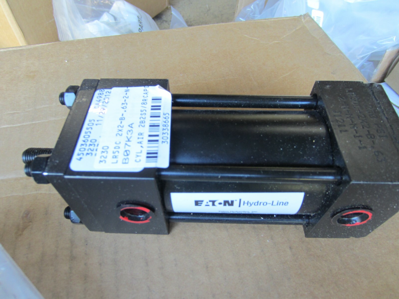 New Eaton Hydro-Line LR5DC-2X2-B-.63-2-N-N-N-1-1 Cylinder