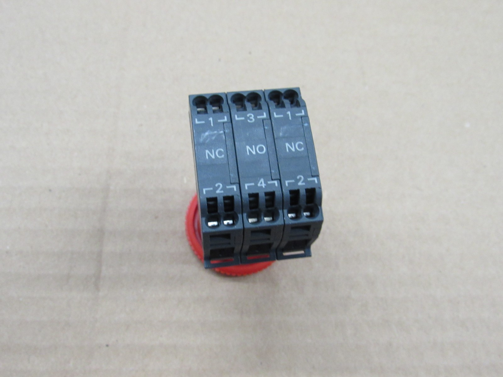 5 pcs Omron A22NE-M-P212-N emergency stop push button assembly e stop A22N