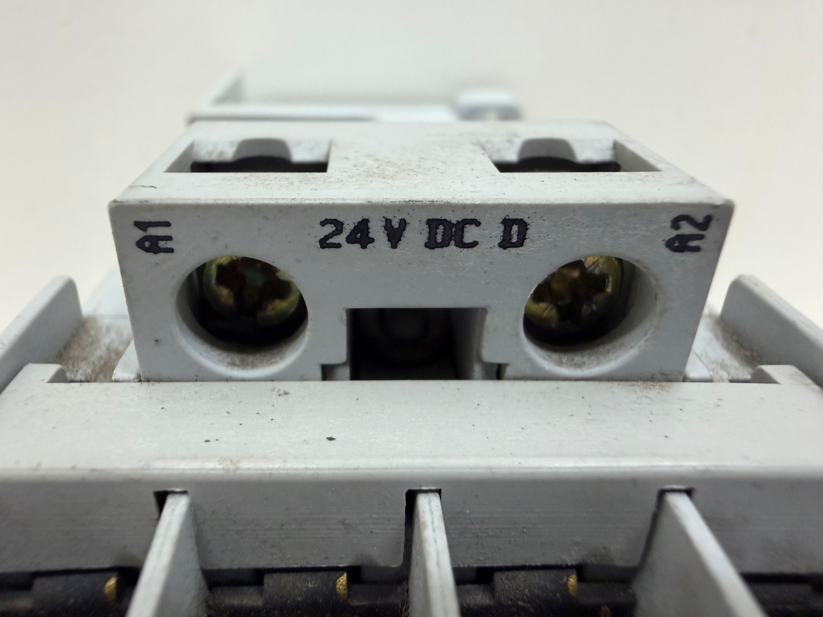 GOOD USED! ALLEN-BRADLEY 24V SER. A CONTACTOR 100-C09D01