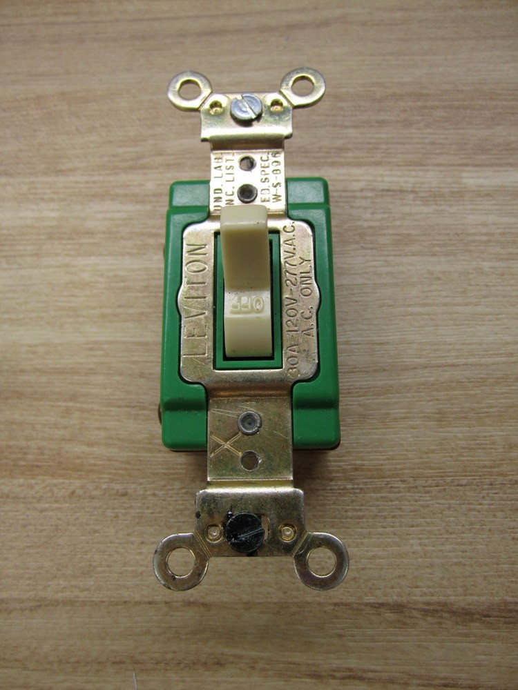 Leviton 3032-2 AC Quiet Toggle Switch