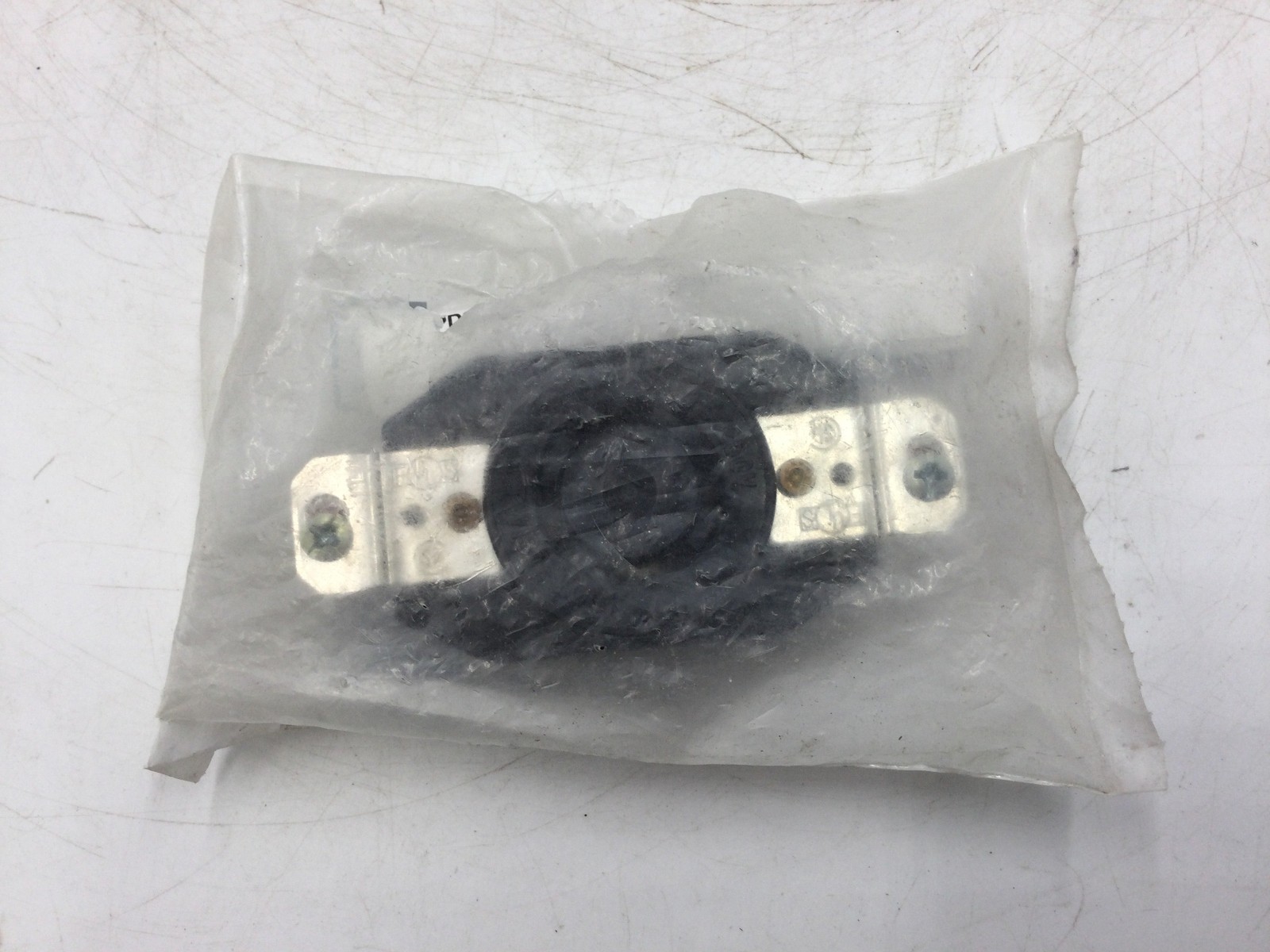 Hubbell L1420R Locking Receptacle 20A 125/250V Nema L14-20R 3-Pole 4 Wire