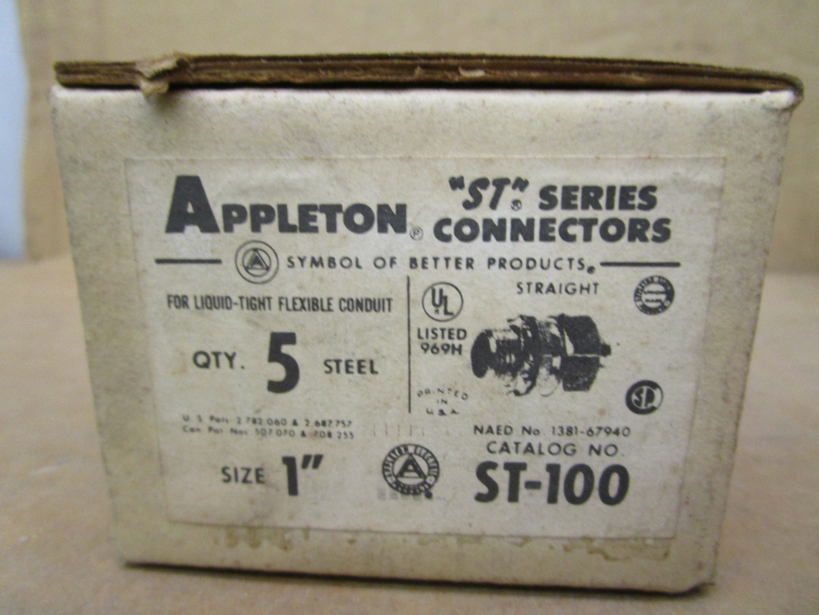 New Open Box of 5 Pieces Appleton ST-100 1″ “ST” Series Connectors 51383LR