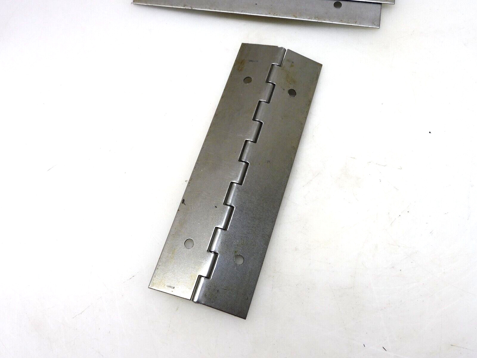 LOT OF 4 NO NAME 2″ X 6″ PIANO HINGE 2 HOLE 3/16″ .040 THICKNESS