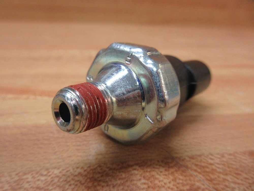 Volvo 25165995 Automotive Pressure Switch