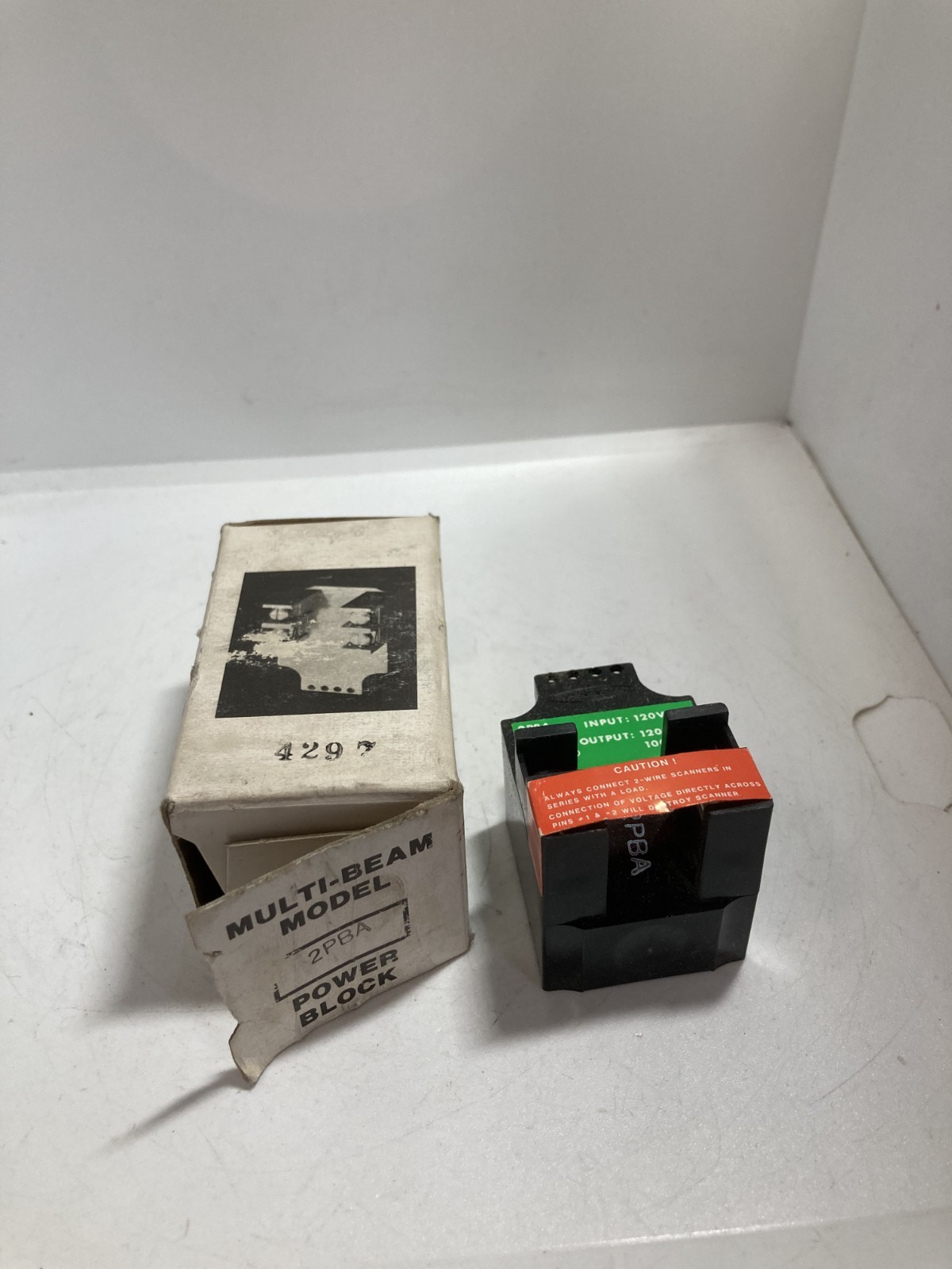 BANNER LR41887 POWER BLOCK 2PBA 120VAC NIB