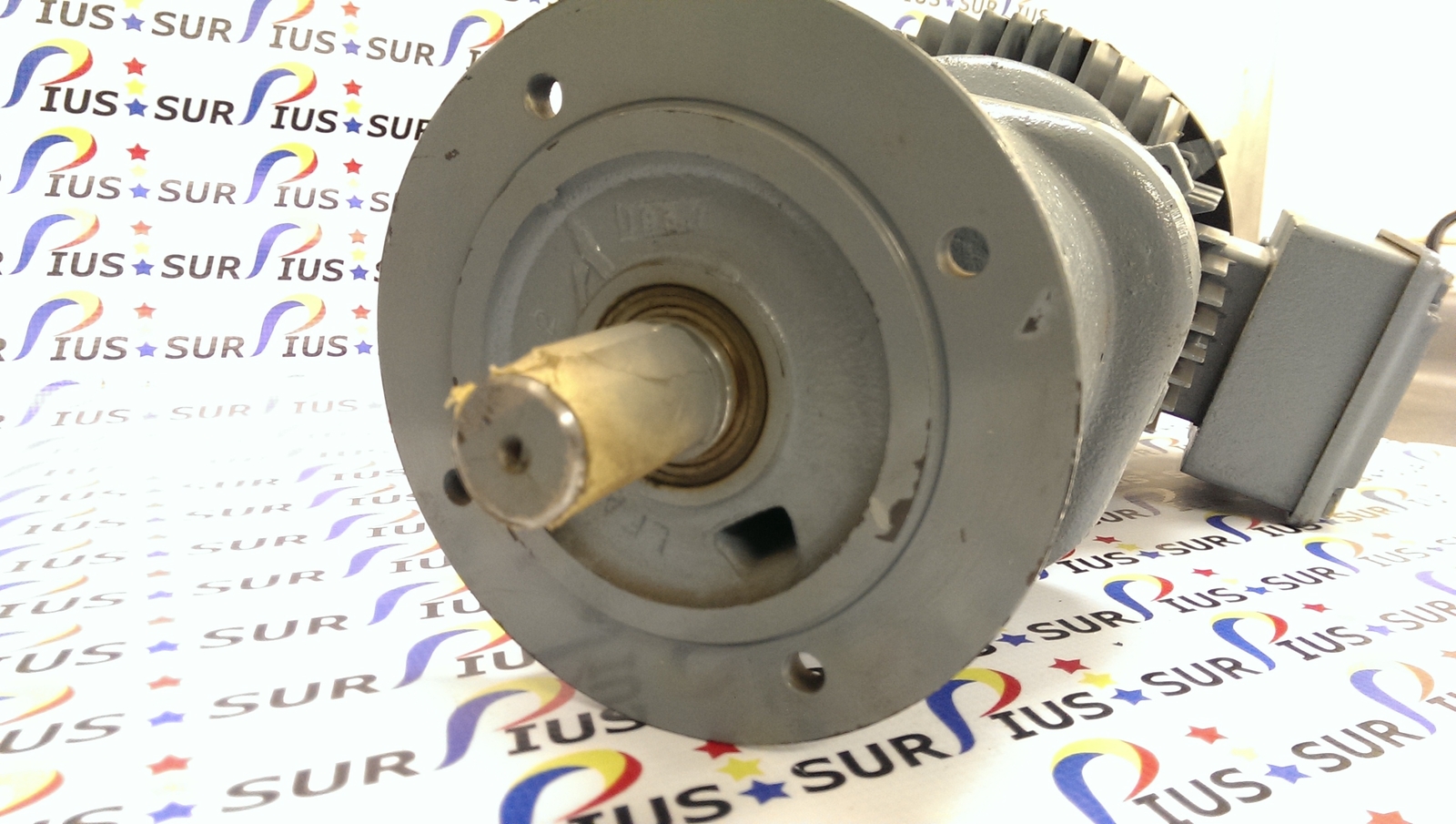 NSSP SEW EURODRIVE 1.5HP MOTOR RF40 DT90S4 RF40DT90S4 219 RPM 7.5:1 3PH 230/460V