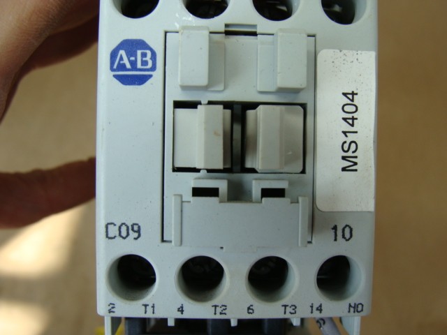 LOT OF 2 ALLEN BRADLEY CONTACTORS 100-C09*10 W/OVERLOAD RELAY 193-EECB