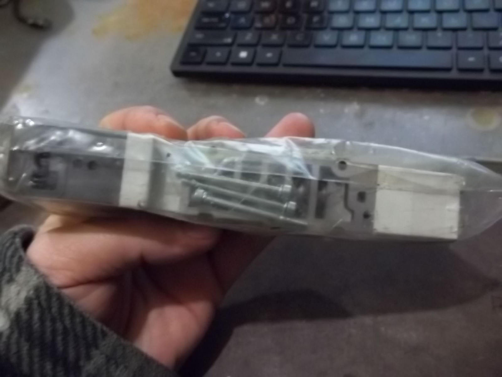 NEW IN PKG SMC VQC4400-5 PNEUMATIC SOLENOID VALVE (WL54-3)