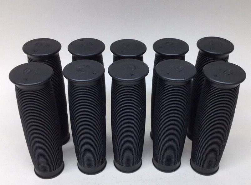 Gripworks 341544 Injection Grip Saturn 3 Hunt Wilde 4-1/2″ L (Pack of 10)