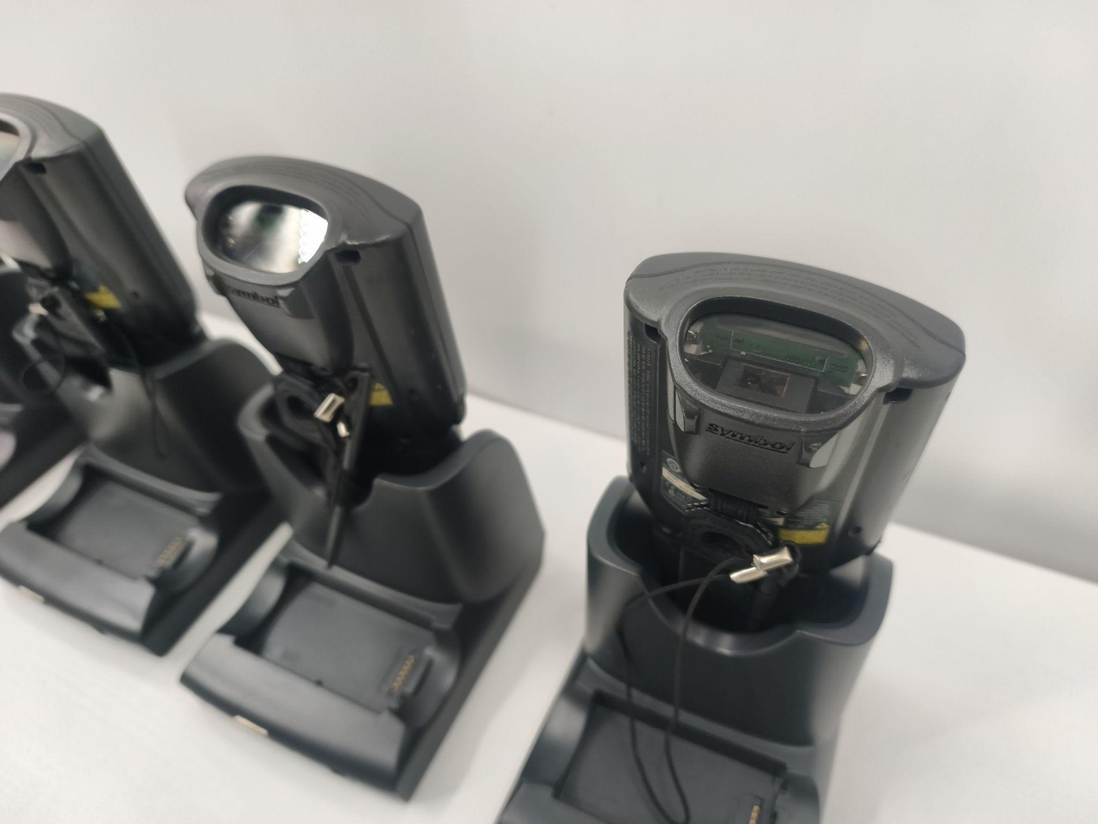 Lot Of 4 Motorola MC3090 Handheld Barcode Scanners W/ Cradles PSU Symbol