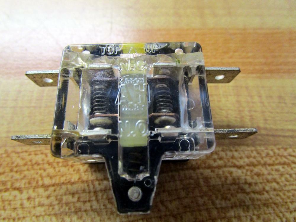 Arrow Hart H&H Carrier HN79LC-150 Contact Block HN79LC150
