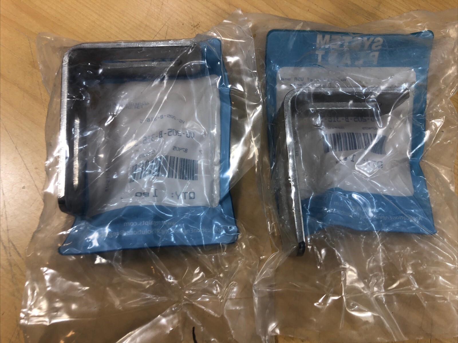 Lot of 2 – System Plast VG-205-B-316-S Brackets (5701)